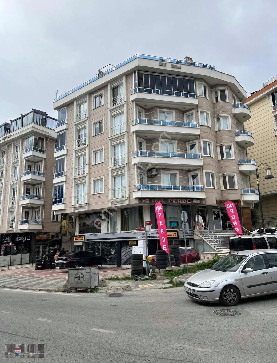 Maltepe Cevizli Satılık Daire MALTEPE CEVİZLİ TUGAYYOLUNDA GENÇ BİNADA SATILIK GENİŞ 2+1 DAİRE