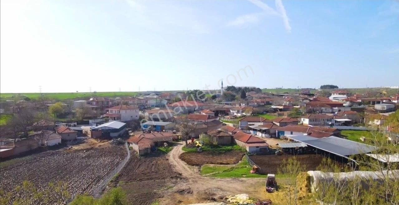 Lüleburgaz Çeşmekolu Köyü Satılık Tarla Kırklareli Lüleburgaz Çeşmekolu'da Satılık 300m2 Tarla