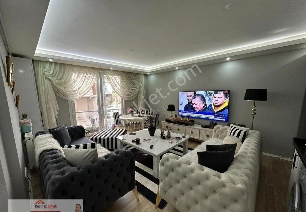 Maltepe Bağlarbaşı Satılık Daire KAÇMAZ'dan Maltepe Minibüs Yolunda 1.Kat 90M2 Lüks 2+1