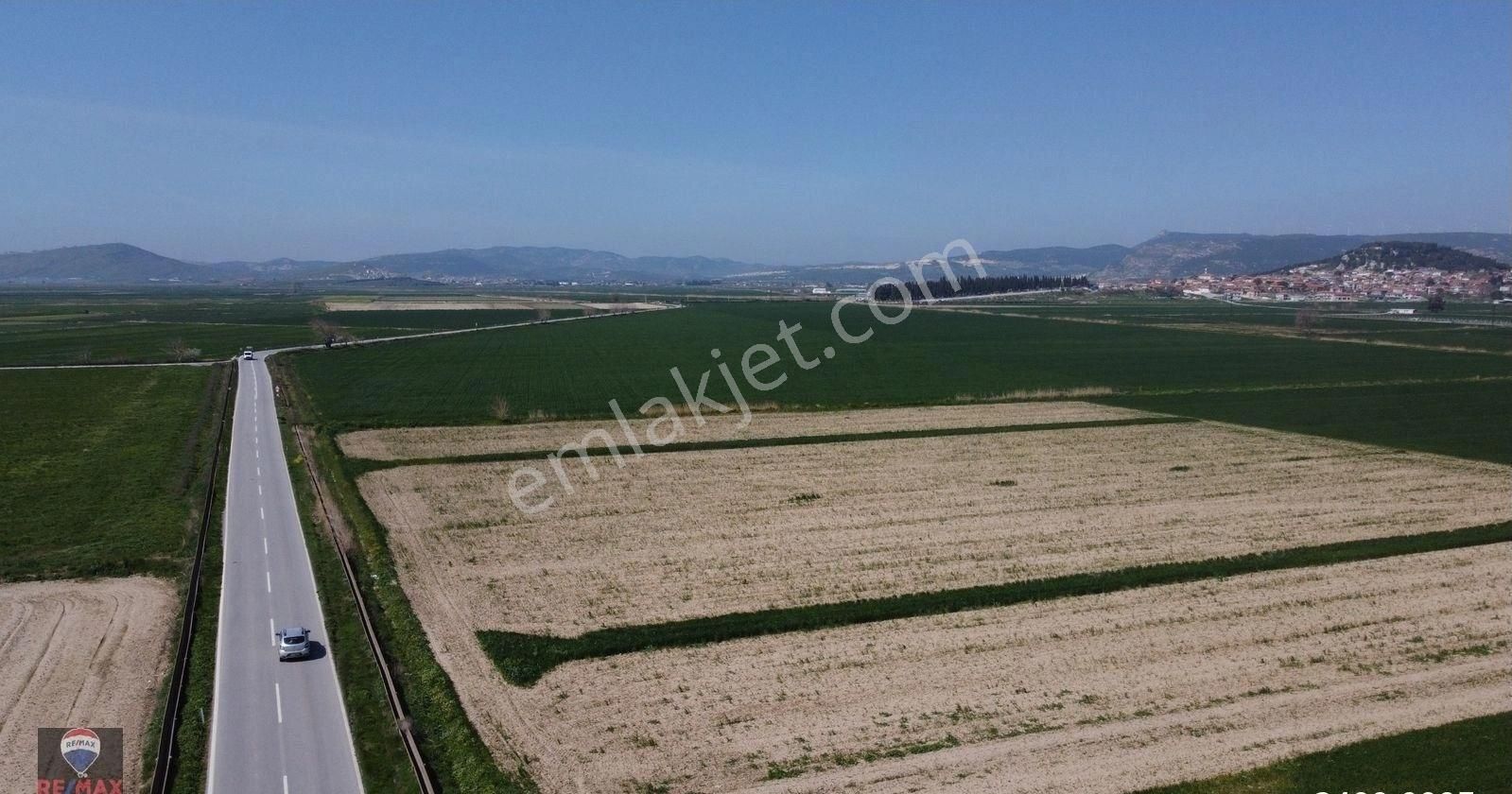 Foça Mareşal Fevzi Çakmak Satılık Tarla Foça Gerenköy de Foça Yolu Üzerinde 444 M2 Bağımsız Tapulu Tarla