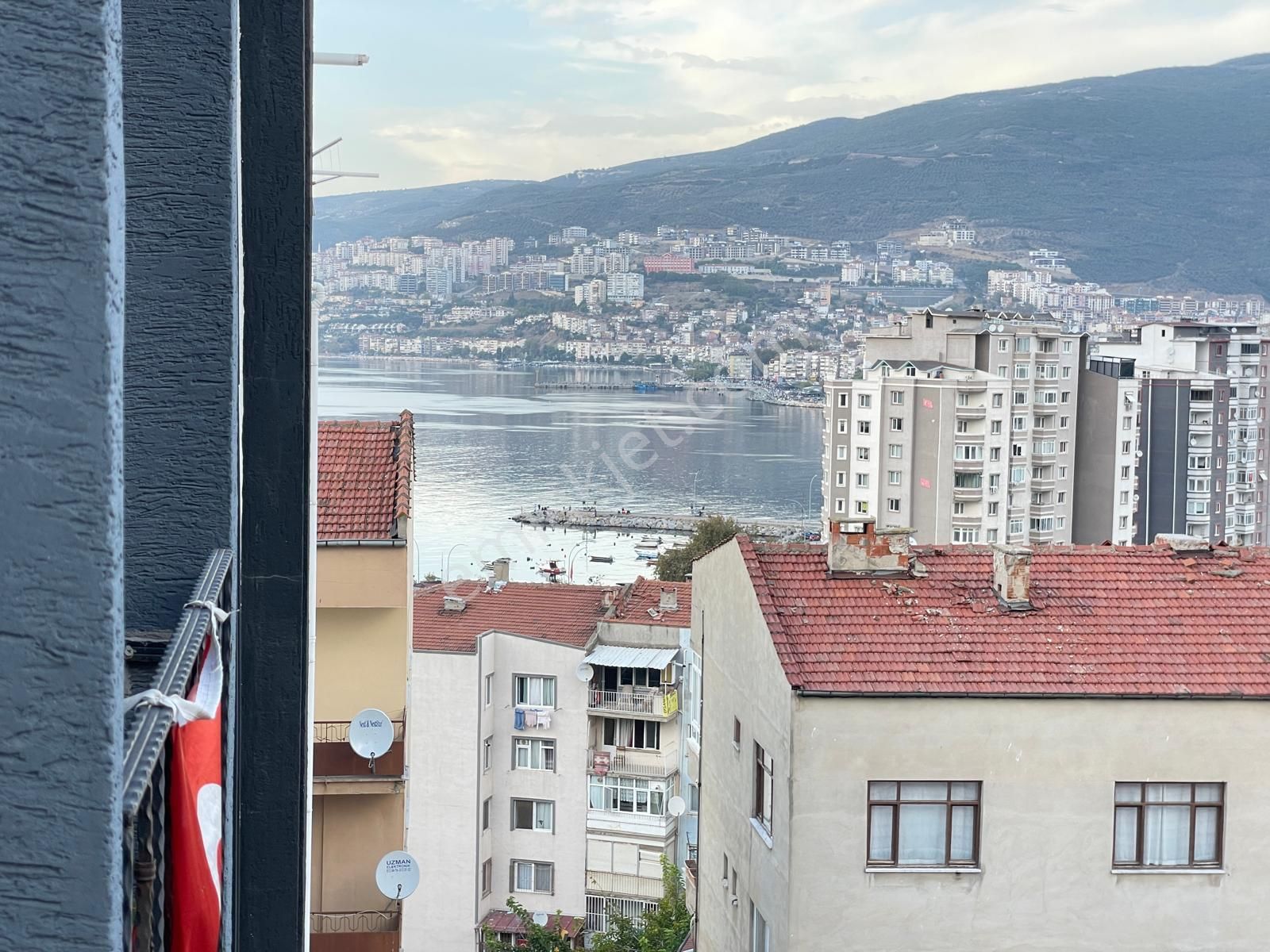 Gemlik Hisar Satılık Daire  GAYRİMENKUL DÜNYASIN'DAN..! HİSAR MAHALLESİN'DE 5 YILLIK 2+1 SATILIK DAİRE..!