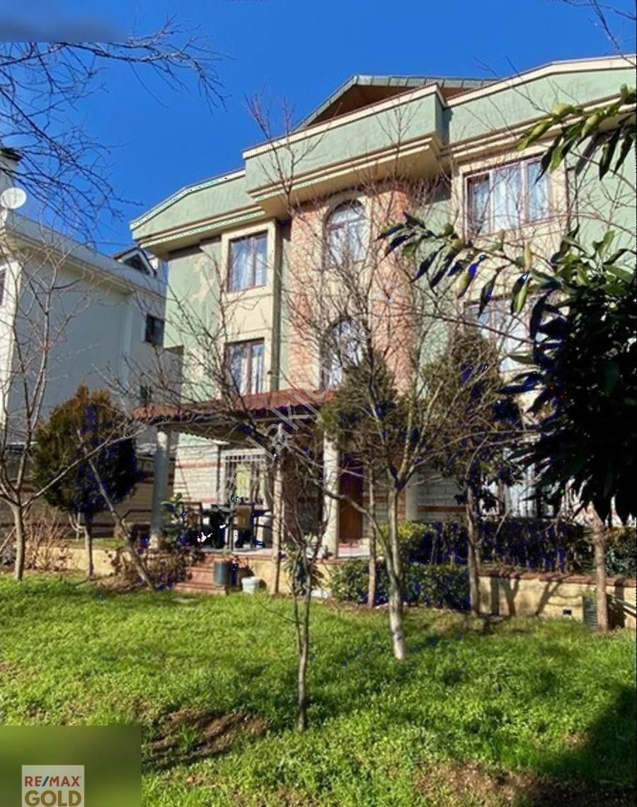 Pendik Harmandere Satılık Villa PENDİK YENİŞEHİR MAH. ÖZELGÜN KONAKLARI SATILIK MÜSTAKİL VİLLA..