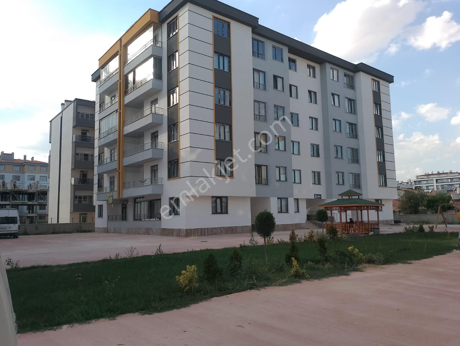 Karatay Akabe Satılık Daire  KARATAY-AKABE MAHALLESİNDE 4+1 ARAAT SIFIR DAİRE