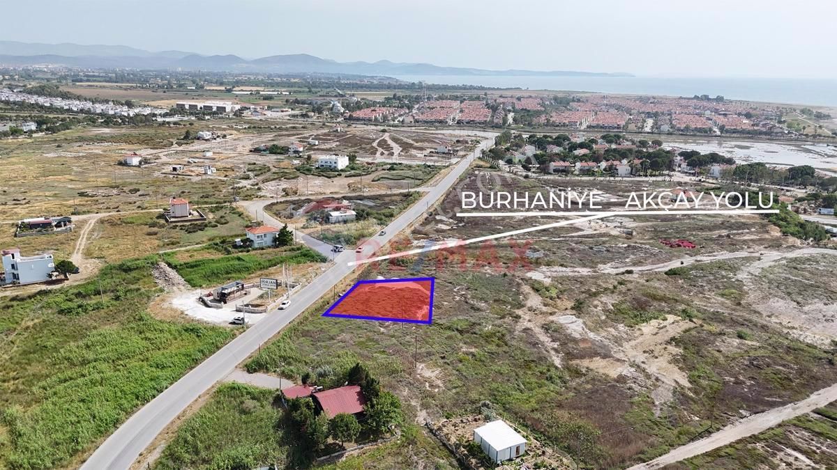 Burhaniye Ali Çetinkaya Satılık Sit Alanı REMAX İNCİ'DEN BURHANİYE AKÇAY YOLU ÜZERİNDE YATIRIMLIK ARSA