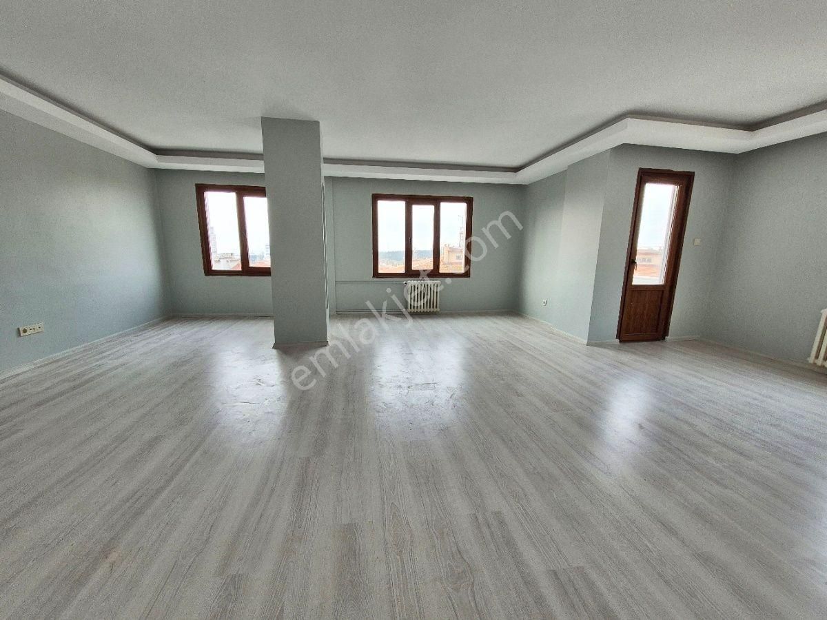 Kadıköy Acıbadem Kiralık Daire Acıbadem Badem St. 5+1 235m2 Deniz Manzaralı Dubleks