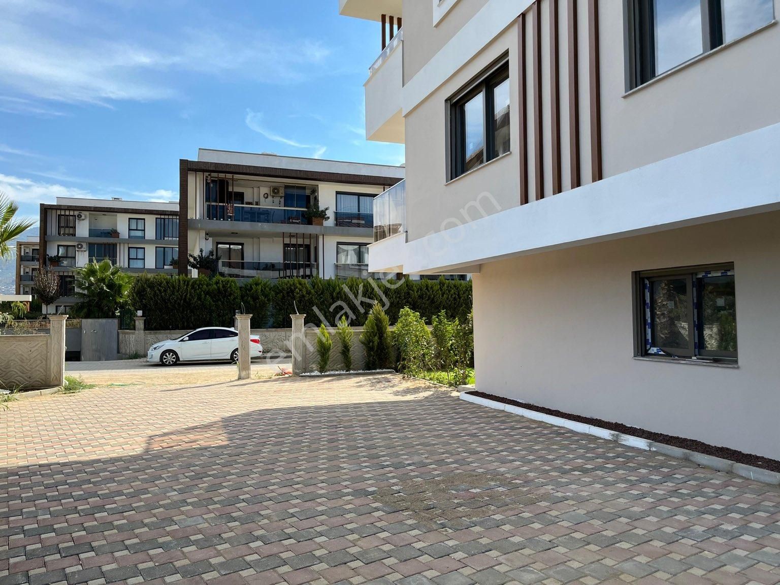 Tire Fatih Satılık Daire  Golden Life Sitesinde Güney Cephe, Otoparklı 3+1 Satılık Daire