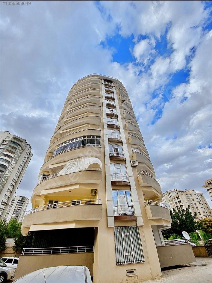 Karaköprü Seyrantepe Satılık Daire KARAKÖPRÜ AKPIYARDA SİTE İÇİNDE 4+1 200m2 ARA KAT