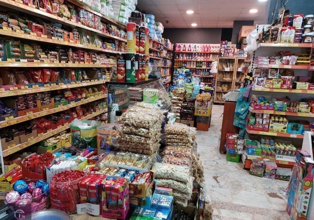 Buca Yeşilbağlar Satılık Dükkan & Mağaza Buca Yeşilbağlar Mahallesinde Bölgenin 2. Büyük Cirosuna Sahip Hazır Kurulu Market Satılıktır.