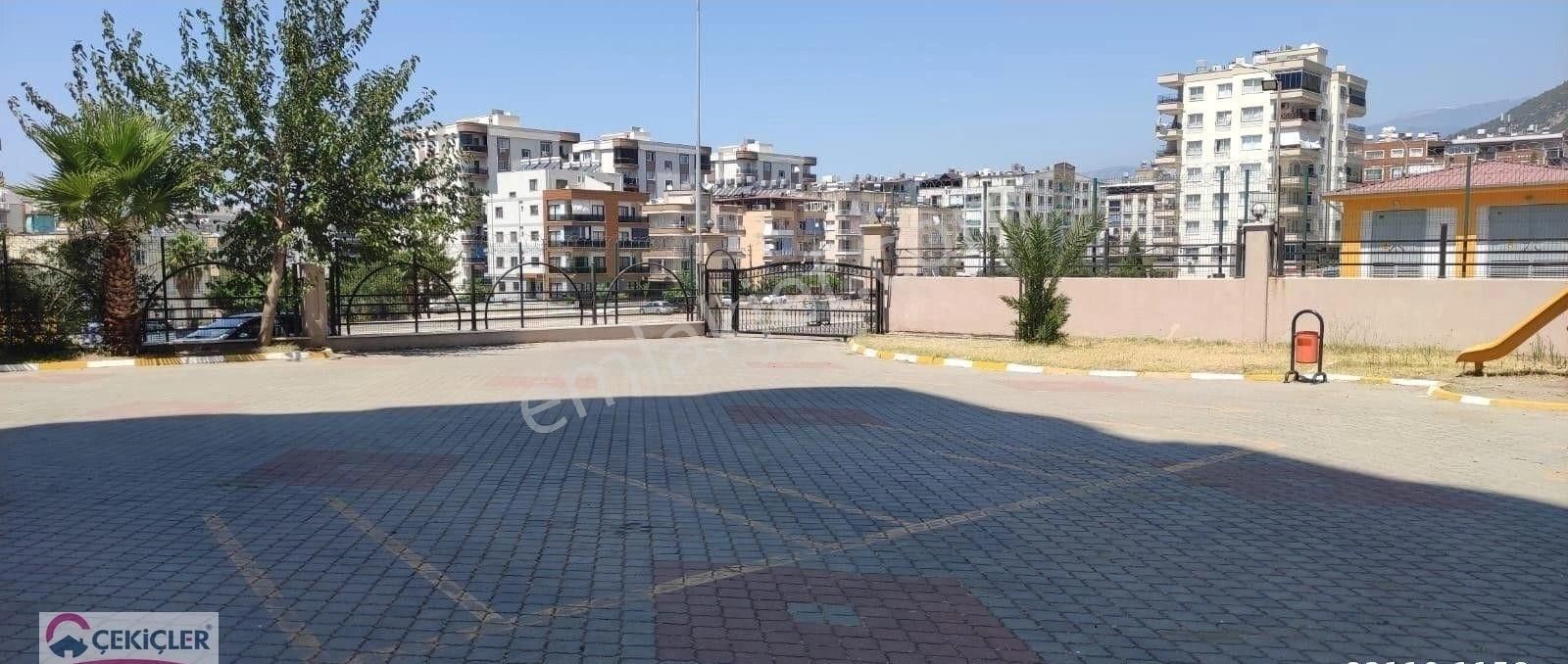 İskenderun Yunus Emre Satılık Daire İSKENDERUN ÇOŞKUN SİTESİNDE SATILIK JENERATÖRLÜ DOĞALGAZLI LÜKS DAİRE