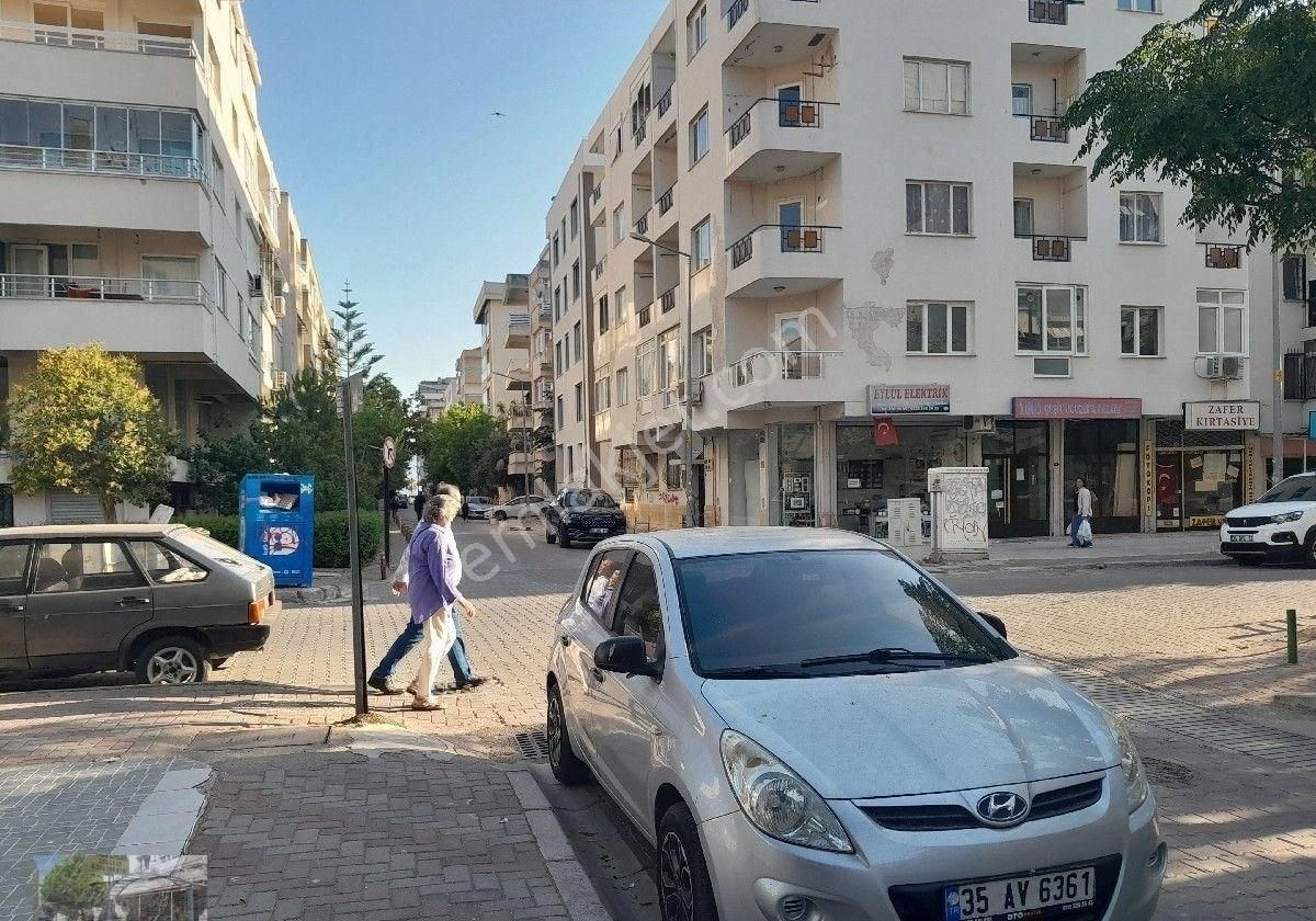 Karşıyaka Bostanlı Kiralık Dükkan & Mağaza Bostanlıda bacalı dükkan