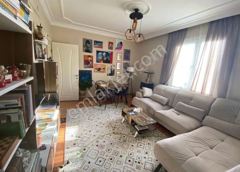 Buca Akıncılar Satılık Daire ACİLL BUCA AKINCILAR MAH.DE KOŞU İZBAN YAKINI 3+1 100M2 DGAZLI BAKIMLI SATILIK DAİRE