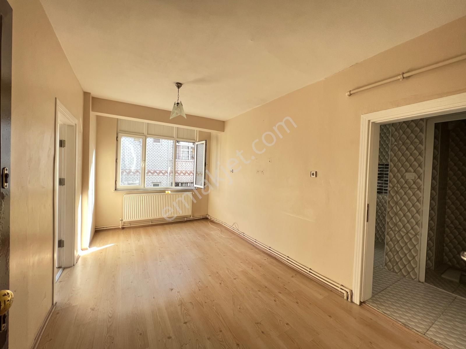 Eyüpsultan Topçular Kiralık Daire Aydın Team'den Eyüp Topçular Mah. 2+1 75m2 2.kat Köşe Başı Aydınlık Kiralık Daire