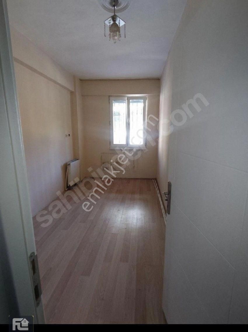 Üsküdar Bulgurlu Kiralık Daire F-L EMLAKTAN METROYA 9 DK MESAFEDE 1+1 GİRİŞ KAT