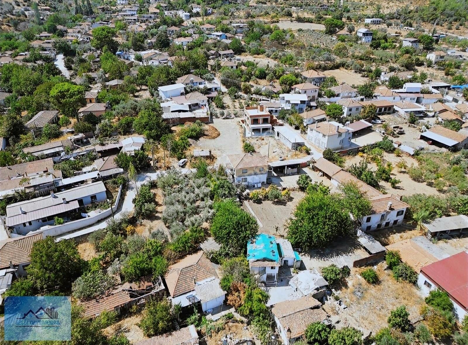 Menderes Değirmendere Satılık Tarla Menderes Değirmendere'de eski yapısı olan tek tapu satılık