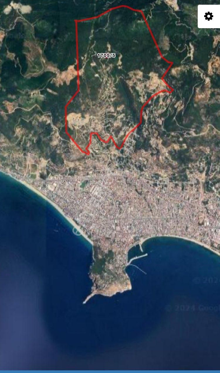 Alanya Tepe Satılık Villa İmarlı  ALANYA TEPE MAHALLESİNDE İMARLI 1500 M2 ARSA