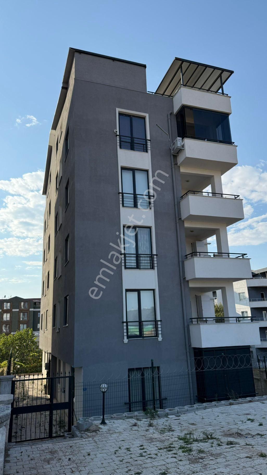 Nilüfer Akçalar Kiralık Daire Ufuk Emlak Gayrimenkul ‘den Kiralık 2+1 Geniş Ve Ferah Daire