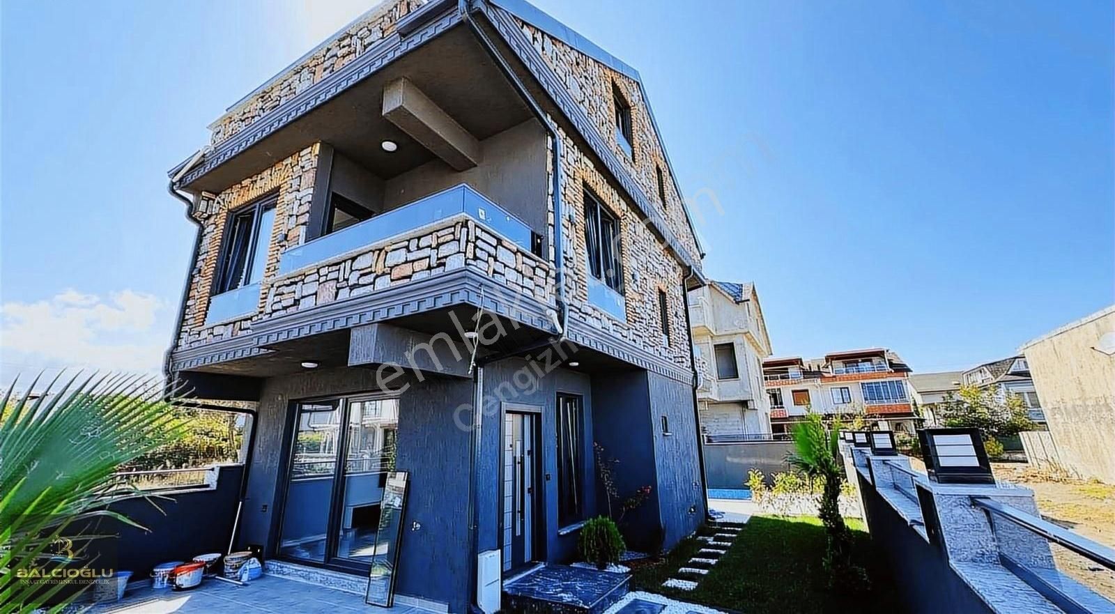 Kocaali Yayla Satılık Villa Balcıoğlundan Satılık Merkez Plajda Müstakl Havuzlu Geniş Trible