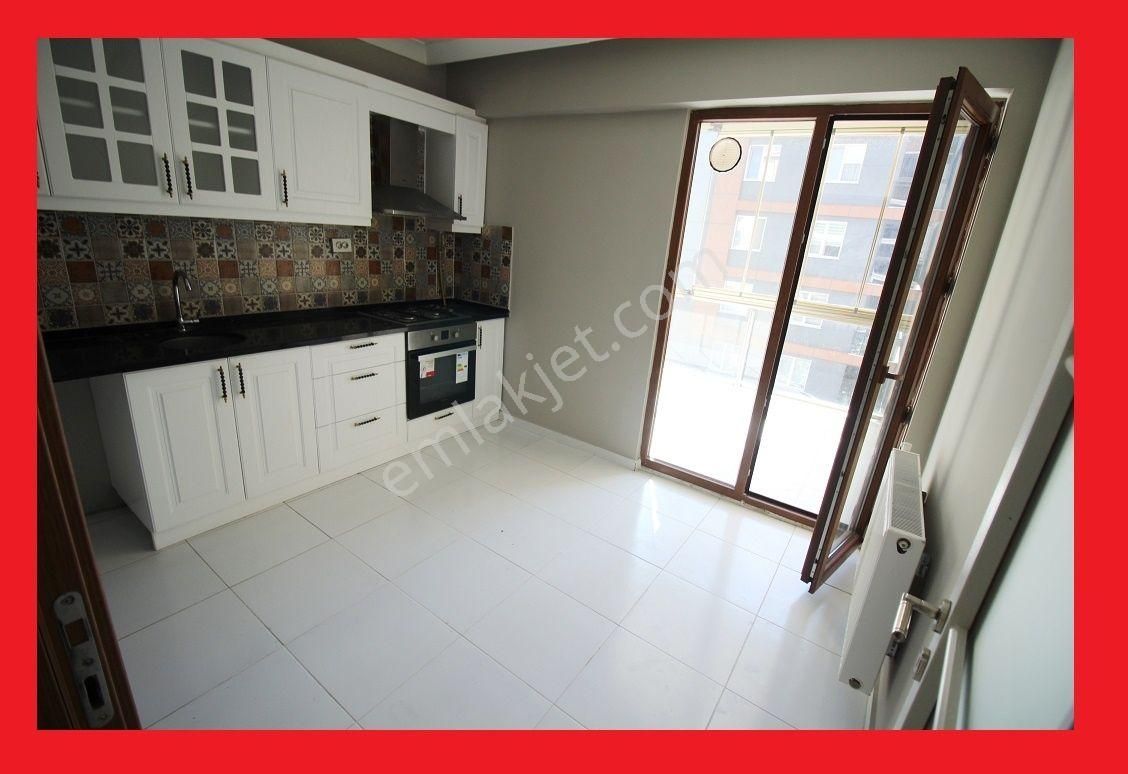 Çorlu Hürriyet Kiralık Daire Çorlu Emlakkonutları Mevkinde 5yıllık Binada 105m2 2+1 Kombili Ara Kat