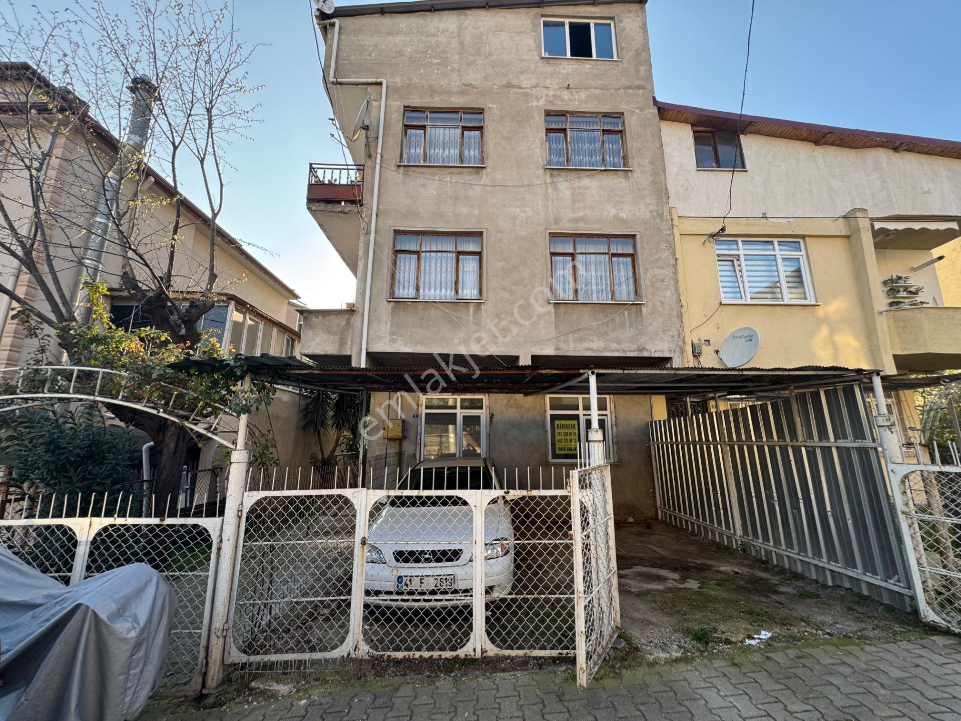 Emek Emlak'tan Hacı Osman Mah.de 1+1 Sobalı Kiralık Daire K-2892