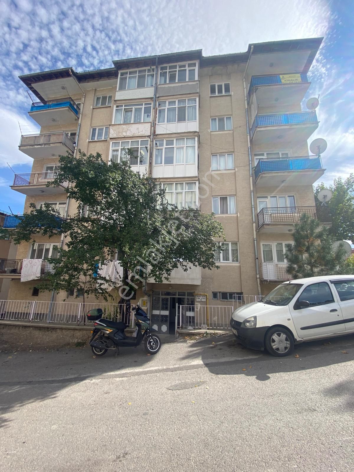 Sivas Merkez Kümbet Kiralık Daire  KESGİN GAYRİMENKULDEN KİRALIK 2+1 DAİRE