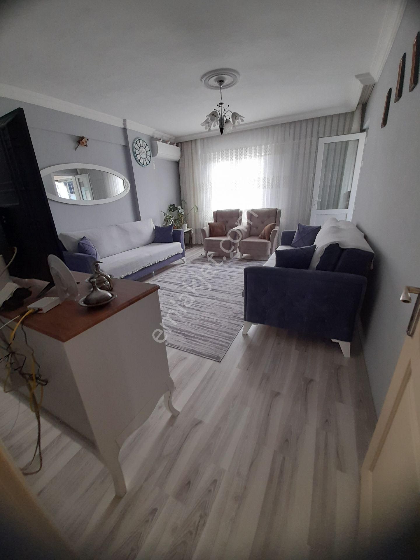 Pendik Kavakpınar Satılık Daire  HATUN GAYRİMENKULDEN SATILIK DAİRE 2+1MASRAFSIZ CADDEYE YAKIN