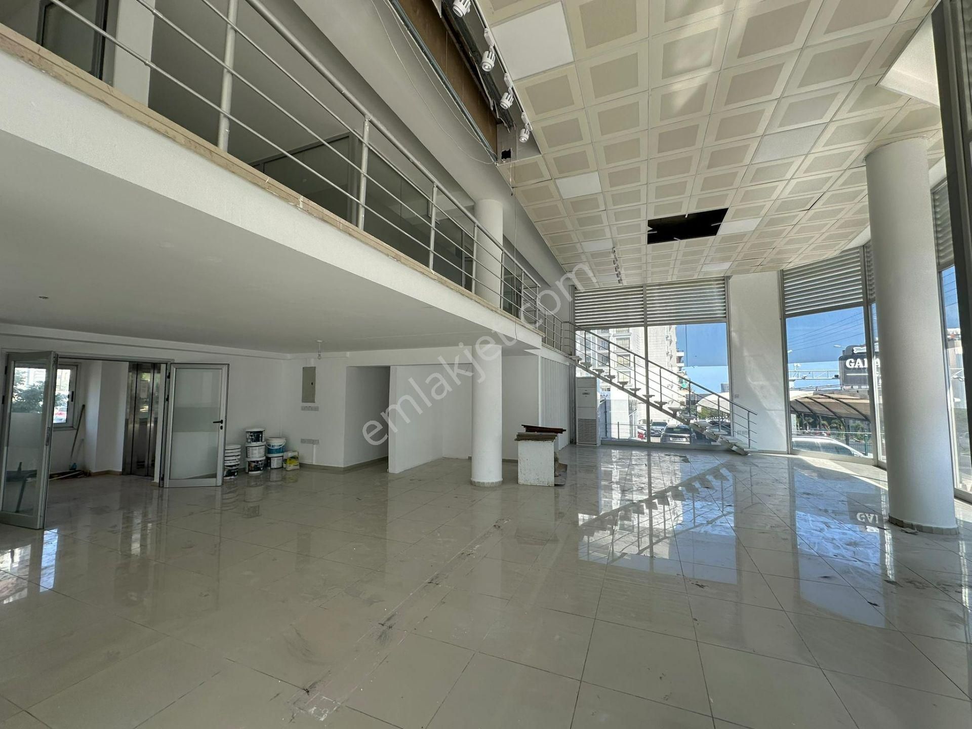 Girne Merkez'de Komple Kiralık Ticari İzinli Bina !!! - Görsel 3