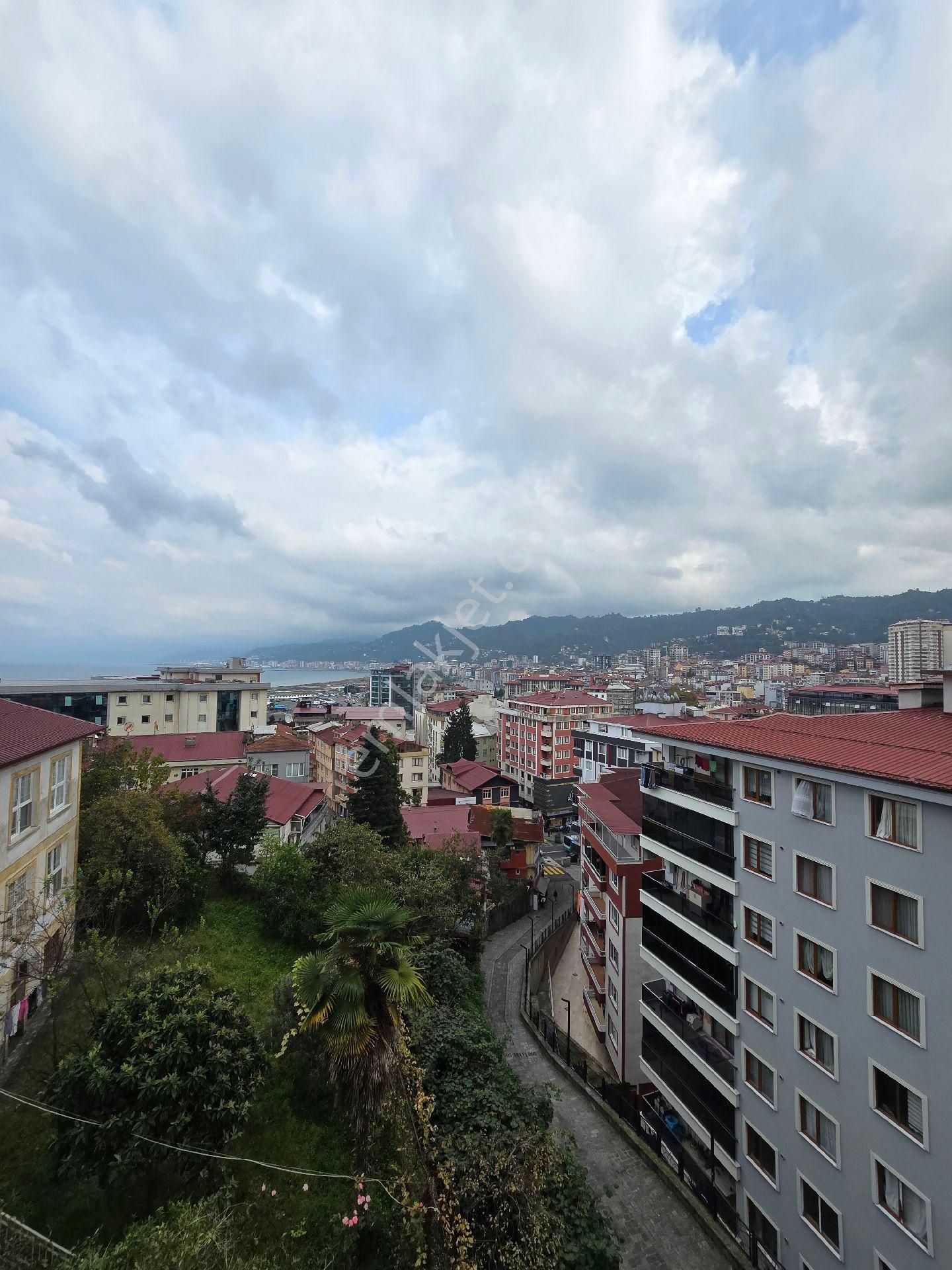 Rize Merkez Eminettin Kiralık Daire Taşçioğlu Emlaktan Kiralik Sıfır Lüks Daire 3+1 Devlet Hastanesi Önünde Full Deniz Rize Manzaralı