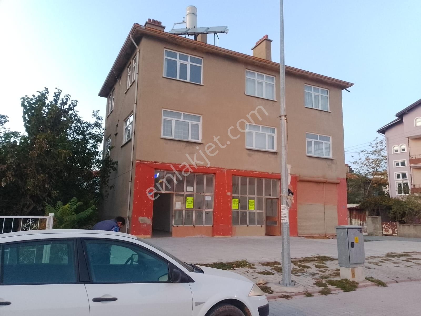 Akşehir İstasyon Kiralık Dükkan & Mağaza Akçay Emlak'tan Perşembe Pazarı Yolu Üzerinde Kiralık Çift Dükkan