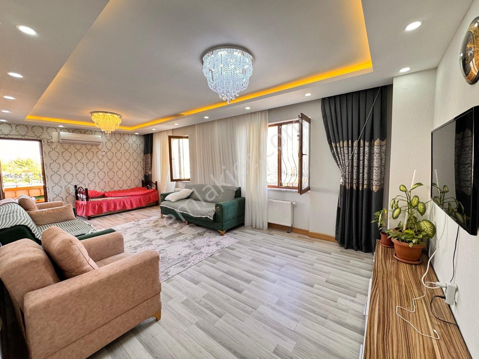 Karaköprü Seyrantepe Satılık Daire CADDE SEYRAN..SATILIK ..SARI TOKİ ..3+1/145 M2/2.KAT PARK CEPHELİ