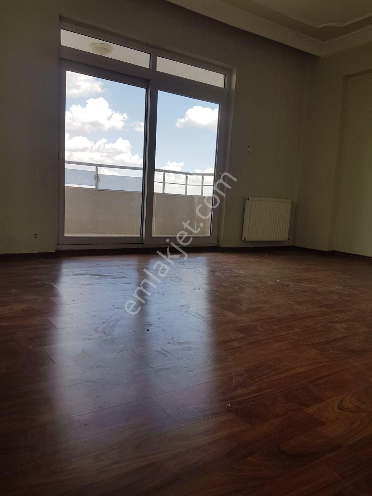 Çevre Yolunda Kiralık 4+1 Daire