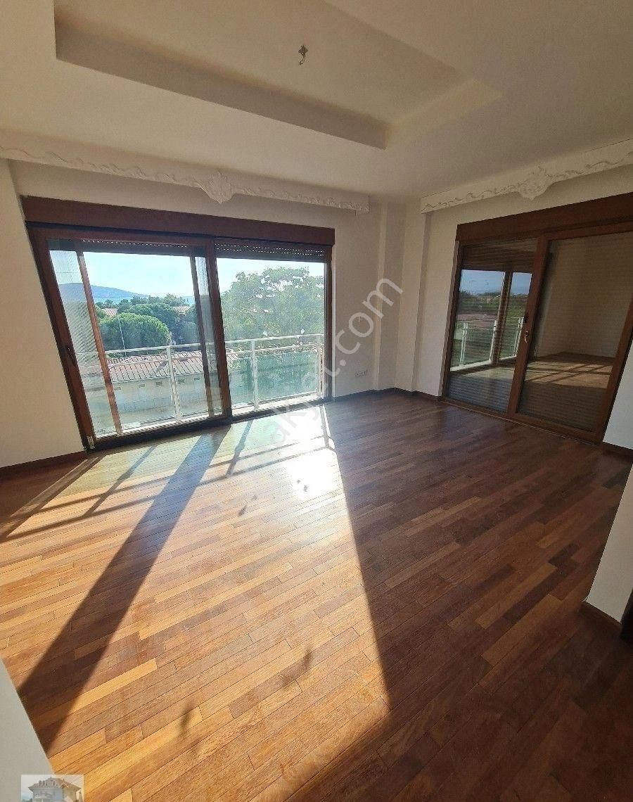 Dragos Sahilde Satilik Lebiderya Deniz Manzaralı 4+2dubleks - Görsel 16