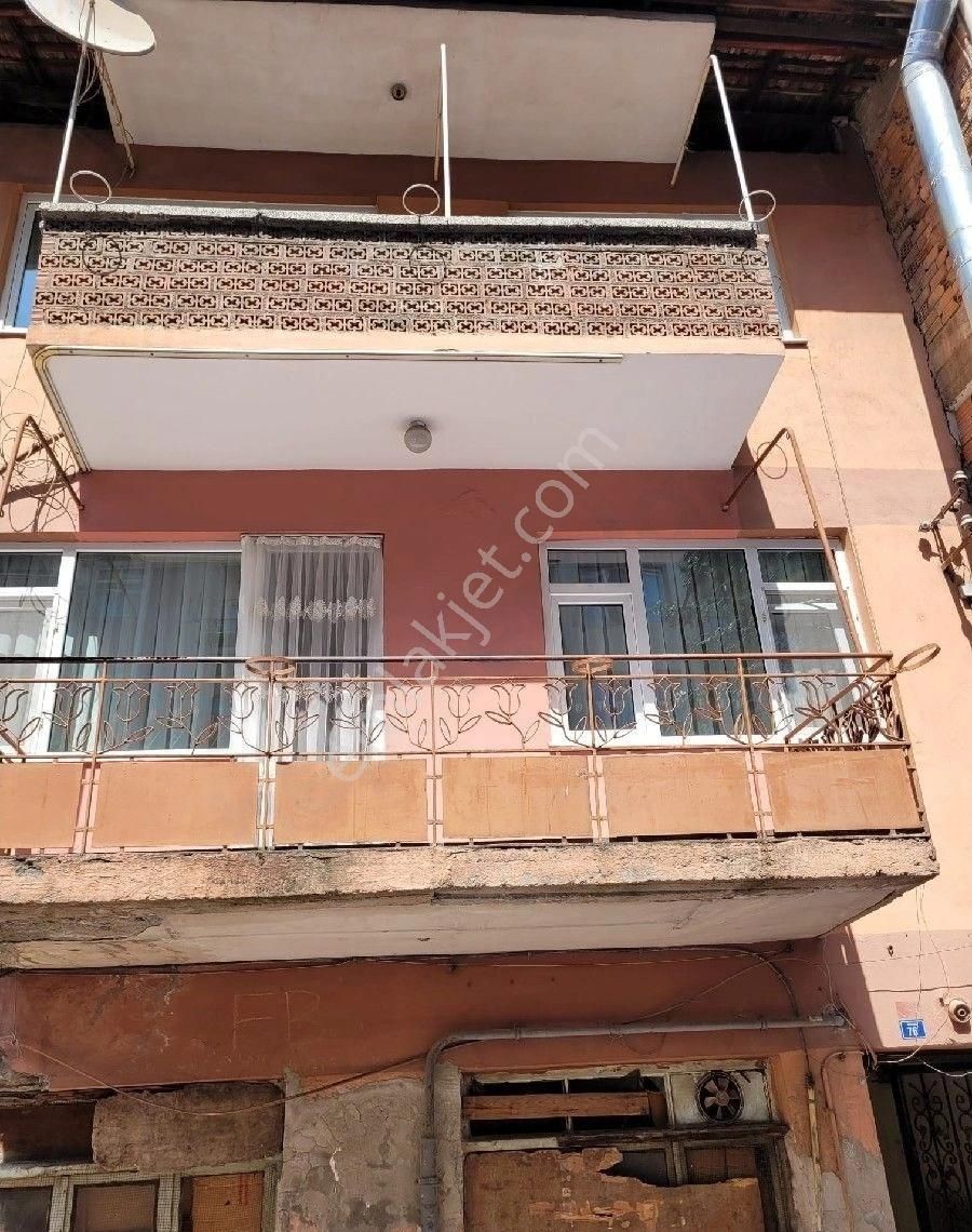 İzmit Kadıköy Satılık Daire İzmit Merkez Kadıköy Mahallesinde Satılik 2+1 Daire