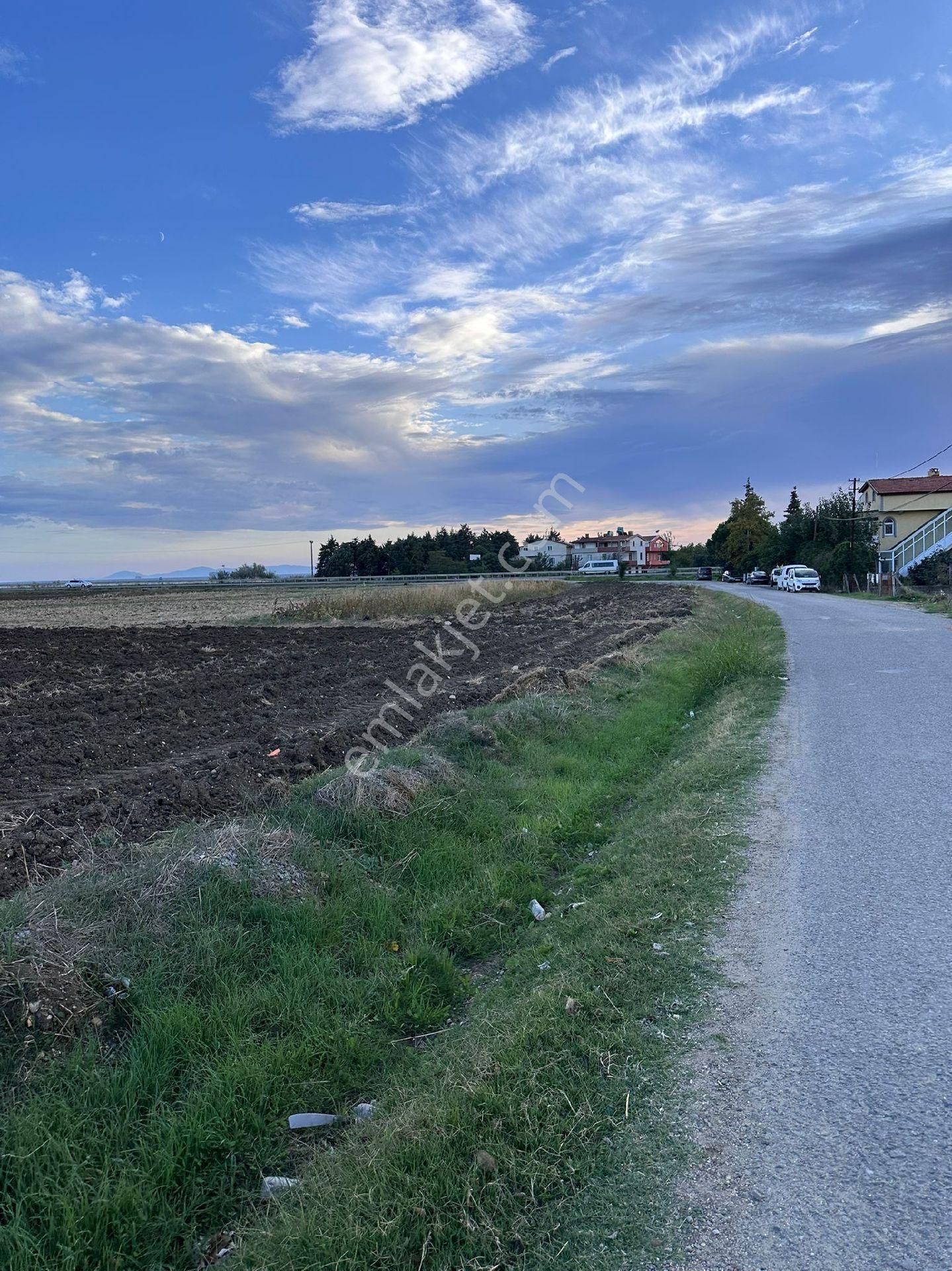 Marmaraereğlisi Çeşmeli Satılık Tarla Asfalt Cephe Full Deniz Manzaralı Tekirdağ'ın İncisi Marmara Ereglisinde !