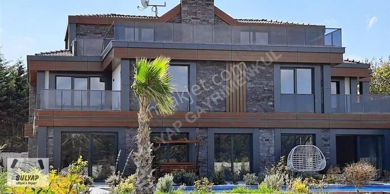 Büyükçekmece Türkoba Satılık Villa Büyükçekmece Tepekent'te satılık 2000 metre arsa 3 katlı villa