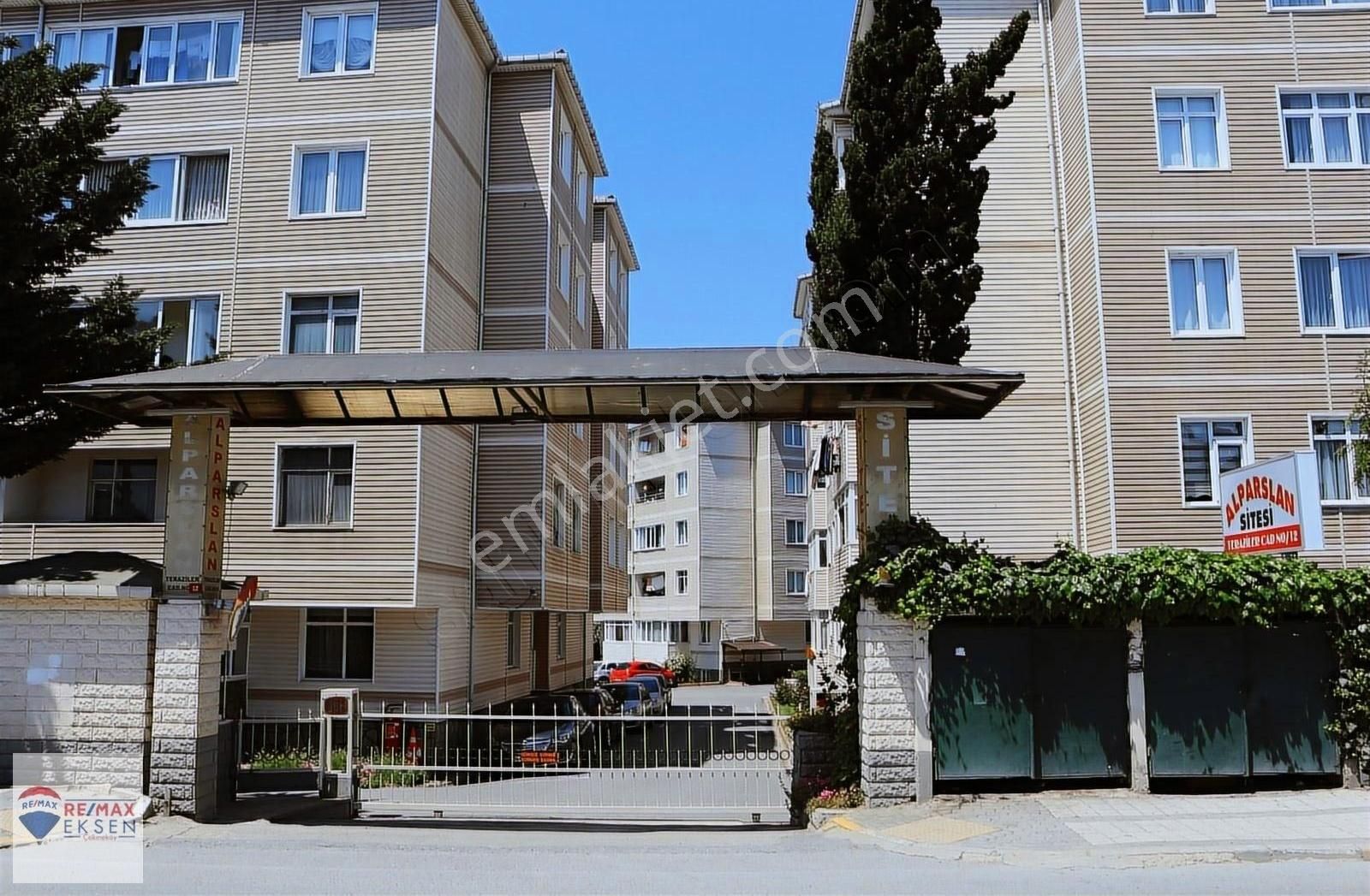 Sancaktepe Meclis Satılık Daire Sancaktepe Meclis Mahallesi Site İçinde Satılık 2 + 1 Daire