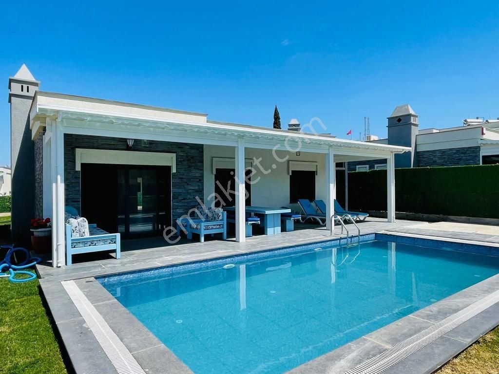 Bodrum Turgutreis Merkezde Satılık 3+1 Tek Katlı Villa