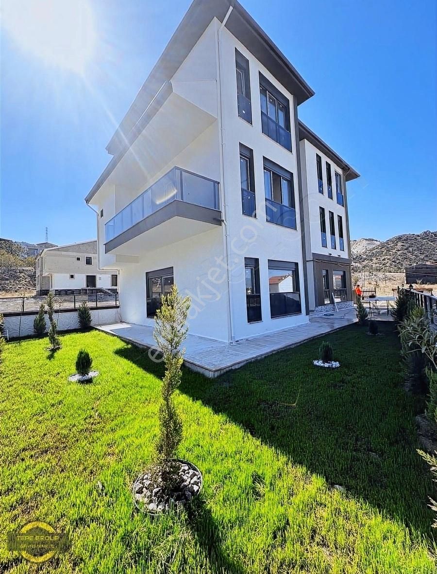 Burdur Merkez Atatürk Satılık Villa BURDUR MERKEZ'DE GÖL MANZARALI SATILIK LÜKS VİLLA