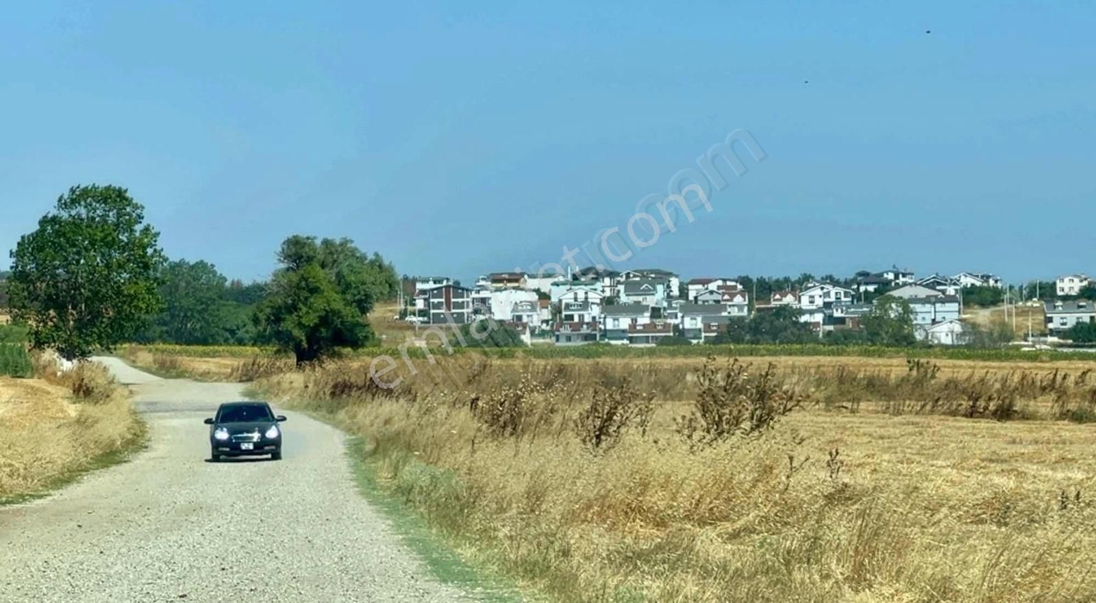 Marmaraereğlisi Yeniçiftlik Satılık Tarla Turizim Alanında Deniz Manzaralı İmara Yakın Satılık Uygun Arsa