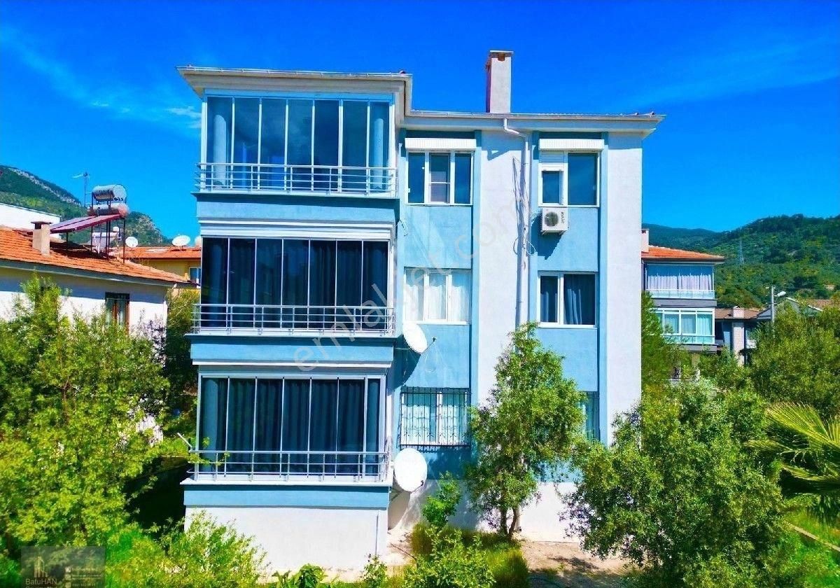 Edremit Altınoluk Satılık Daire ALTINOLUK MERKEZİ KONUMDA GÜNEY CEPHELİ DEPREM YÖNETMELİĞİNE UYGUN DENİZE YAKIN 3.KAT 2+1 DAİRE