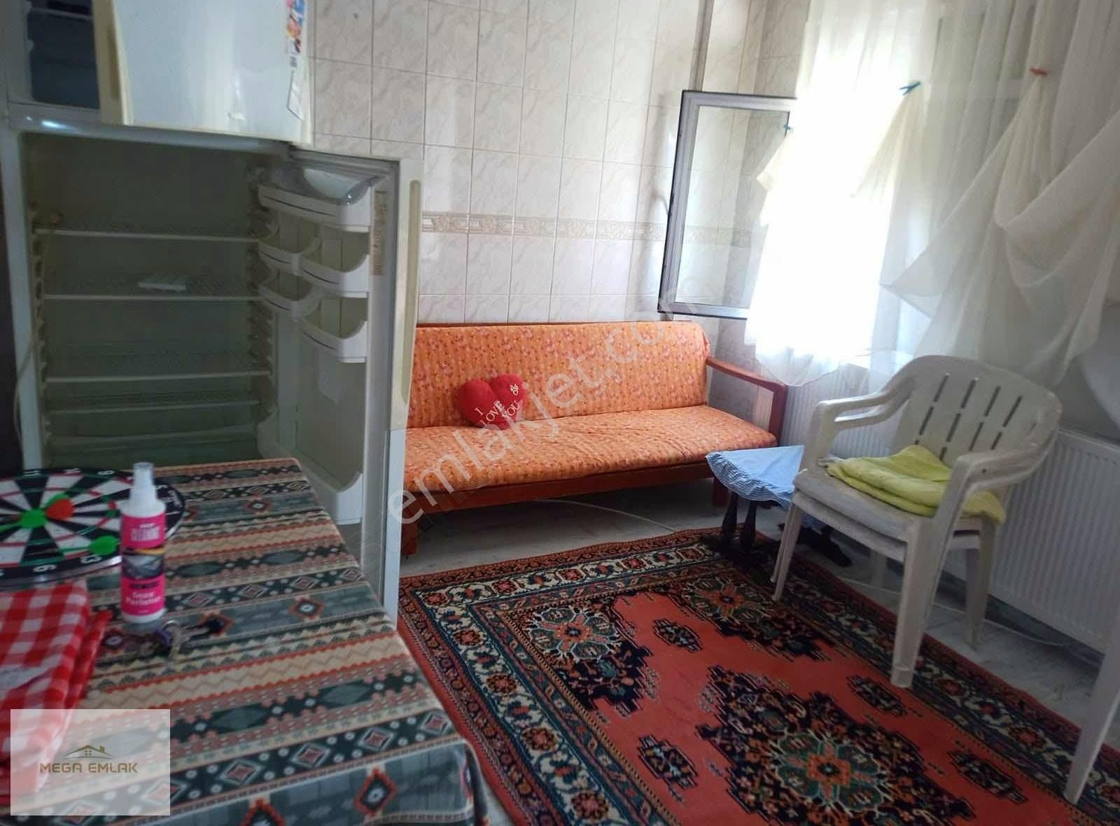 Bergama Bahçelievler Kiralık Daire MEGA EMLAKTAN BAHÇELİEVLER MAHALLESİNDE KİRALIK EŞYALI 1+1 DAİRE