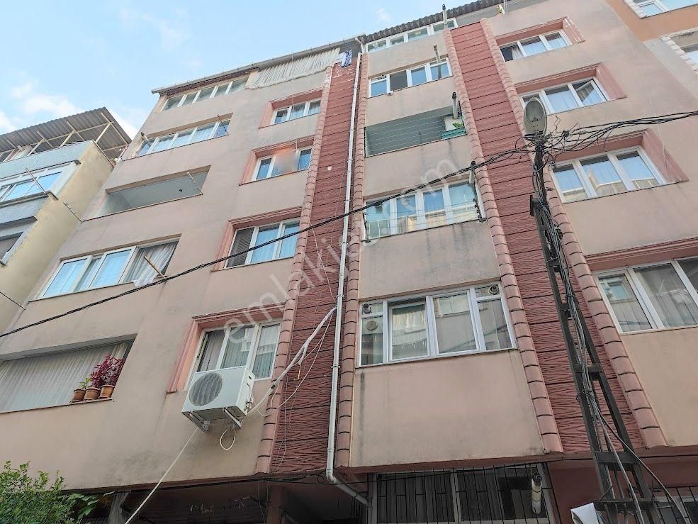 Bahçelievler Yenibosna Merkez Satılık Daire YENİBOSNA ÇAKMAK DURAĞINDA KREDİSİZ GENİŞ KULLANIŞLI 3+1 ARA KAT DAİRE