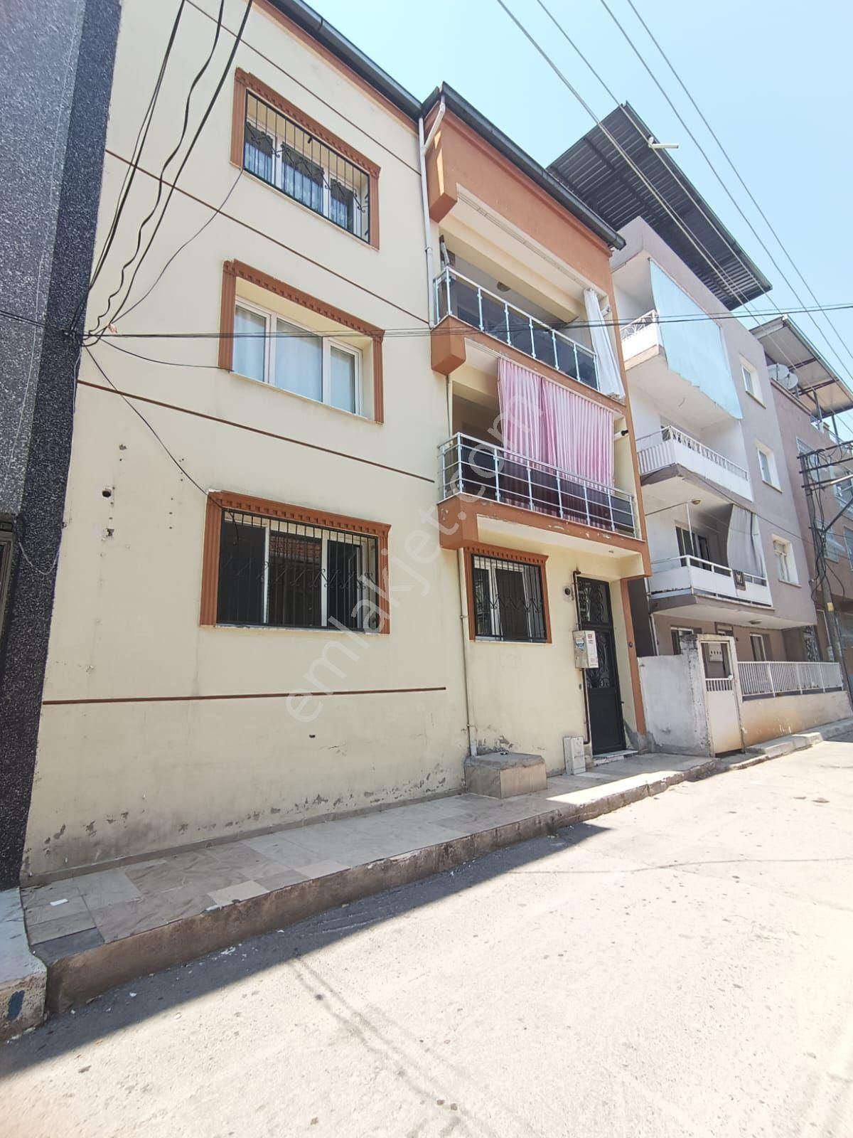 Karabağlar Selvili Satılık Daire İZMİR KARABAĞLAR SELVİLİ MAHALLESİ'NDE 2+1 BAHÇELİ SATILIK DAİRE