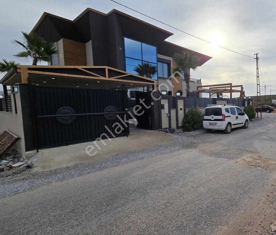 Didim Efeler Satılık Villa  Didim efelerde 410m2 arsa içinde satılık 4+1 sıfır eşyalı özel havuzlu satılık müstakil villa