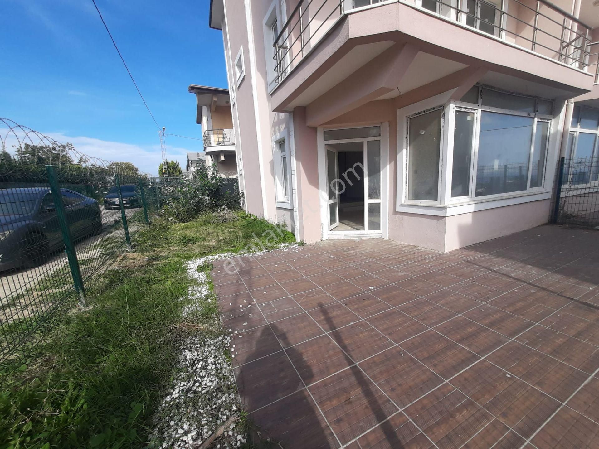 Silivri Cumhuriyet Satılık Villa  SİLİVRİ CUMHURİYET MAHALLESİNDE TRİPLEKS 3+1 SATILIK VİLLA