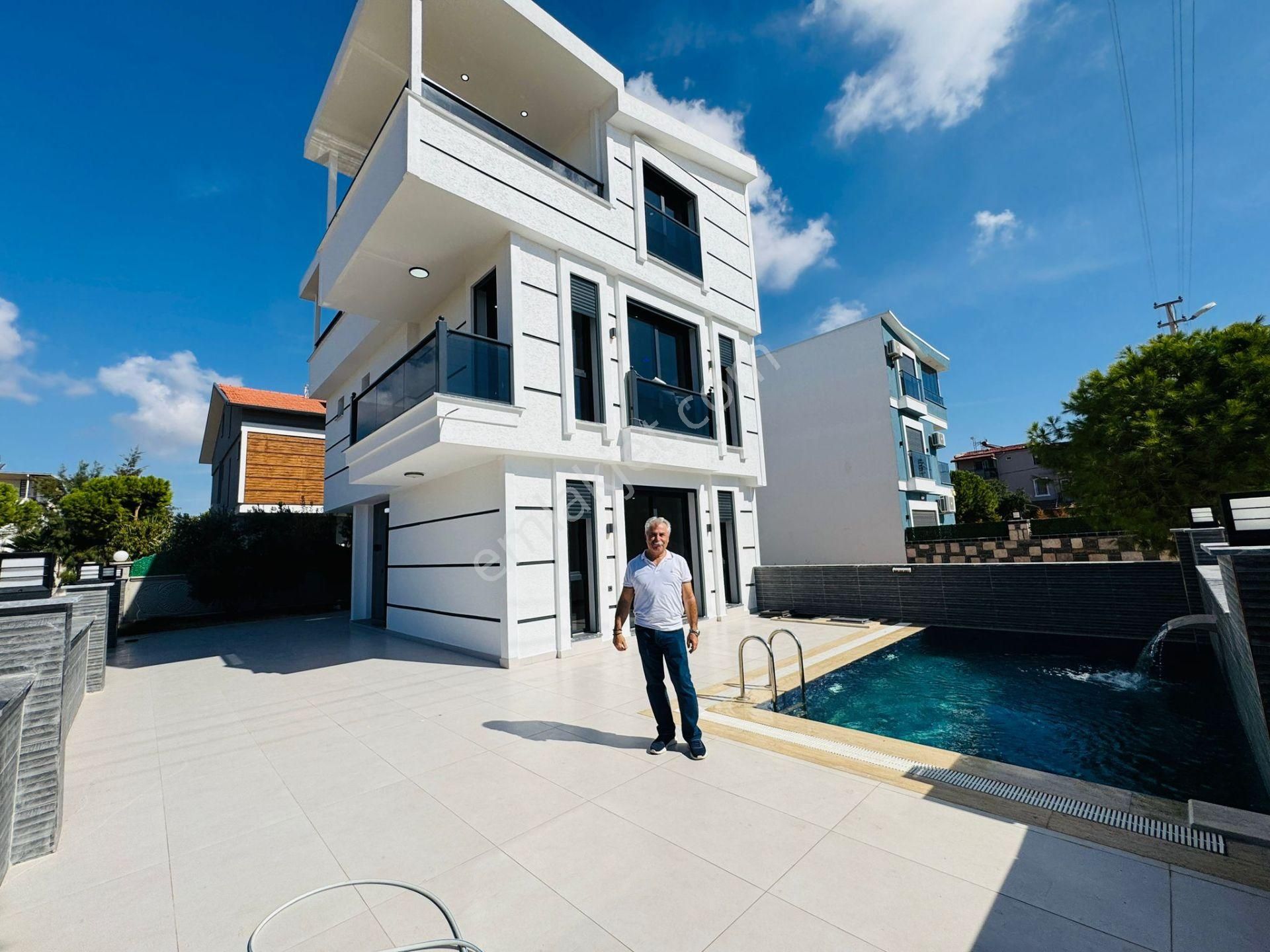 Didim Efeler Satılık Villa  AYDIN DİDİM EFELER MAH. 200 M2 ARSA İÇİNDE 4+1 AYRI MUTFAKLI HAVUZLU TAM BAĞIMSIZ TRIPLEX VİLLAMIZ