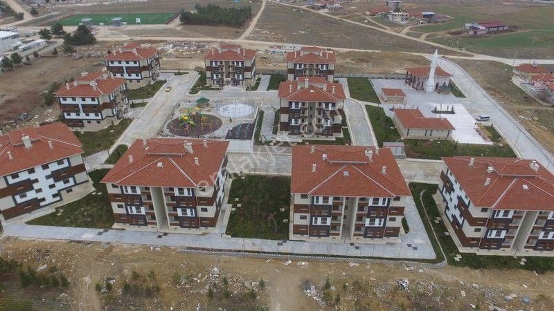 Dazkırı Yukarıyenice Köyü Satılık Tarla AFYON DAZKIRI YUKARIYENİCE İLÇE MERKEZİNDE  2.929 m2 YOLA CEPHE FIRSAT ARAZİ