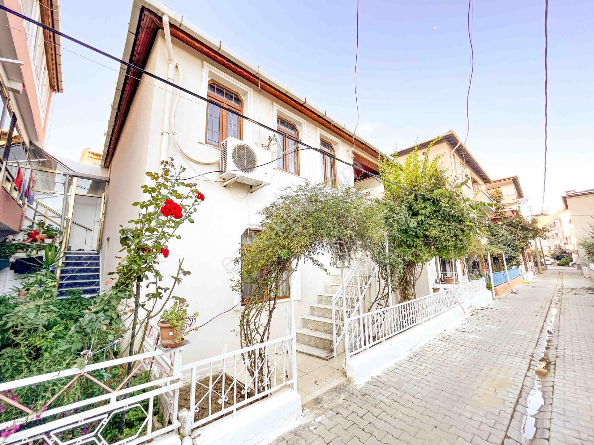 Süleymanpaşa Kumbağ Satılık Villa  KUMBAĞ'DA PAZAR SOKAĞINA YAKIN 2 KATLI SATILIK BAHÇELİ VİLLA