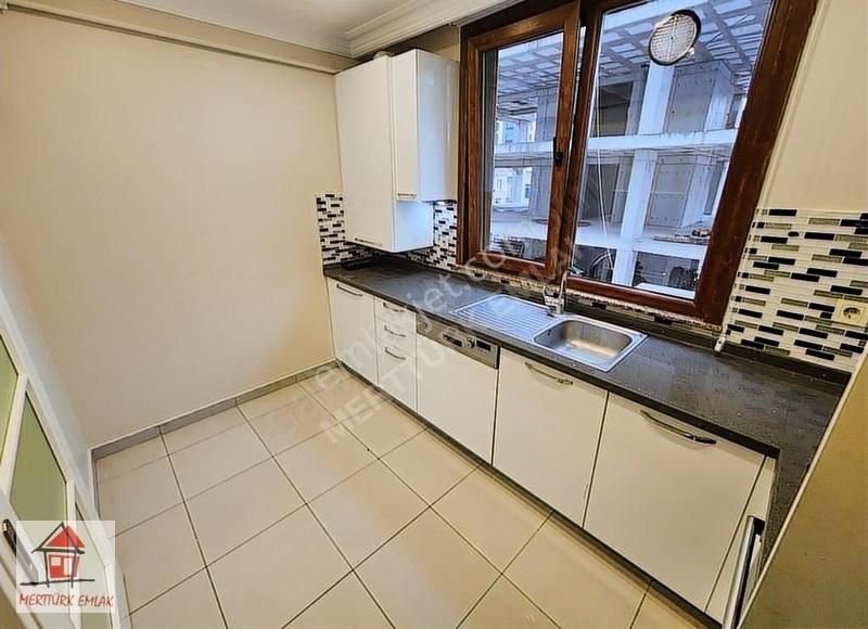 Kadıköy Bostancı Satılık Daire SUADİYE EMİNALİPAŞA CAD ÜZERİNDE 2015 YAPIMI 80m2 2+1 ARA KAT