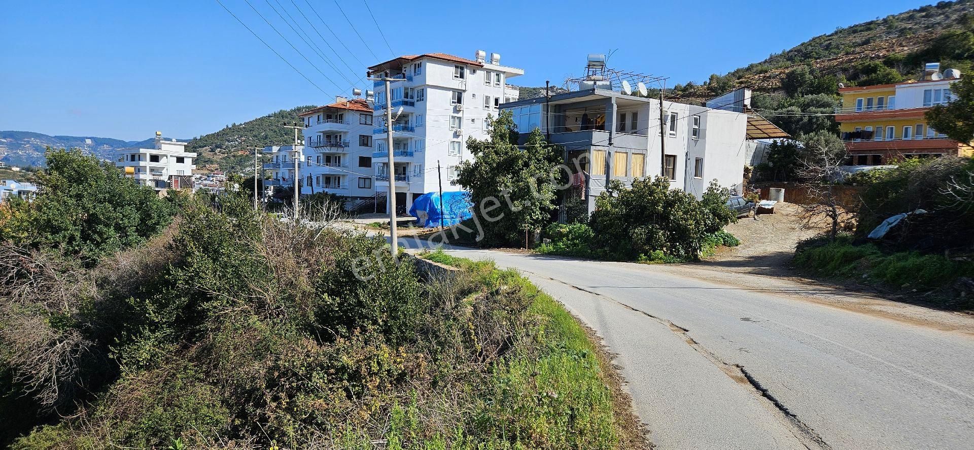 Eren Emlak'tan Alanya Yeni Köyde Deniz Manzaralı Satılık Tarla Araç Takası Olur - Görsel 24