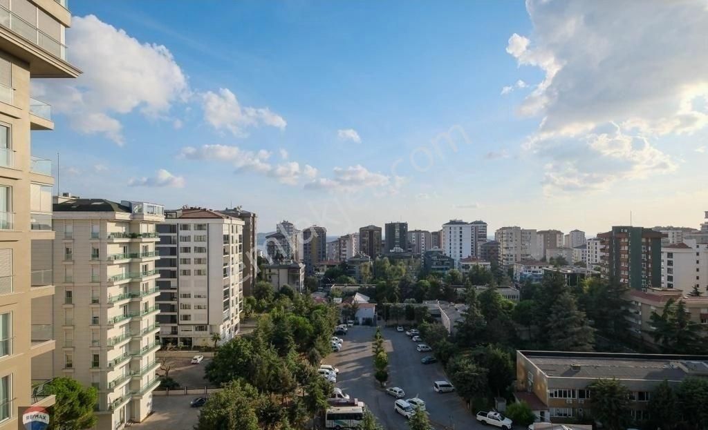 Kadıköy Caddebostan Satılık Daire BAĞDAT CAD. 1.PARALEL HAMAM SK 3+1 BALKONLU SATILIK DAİRE!!